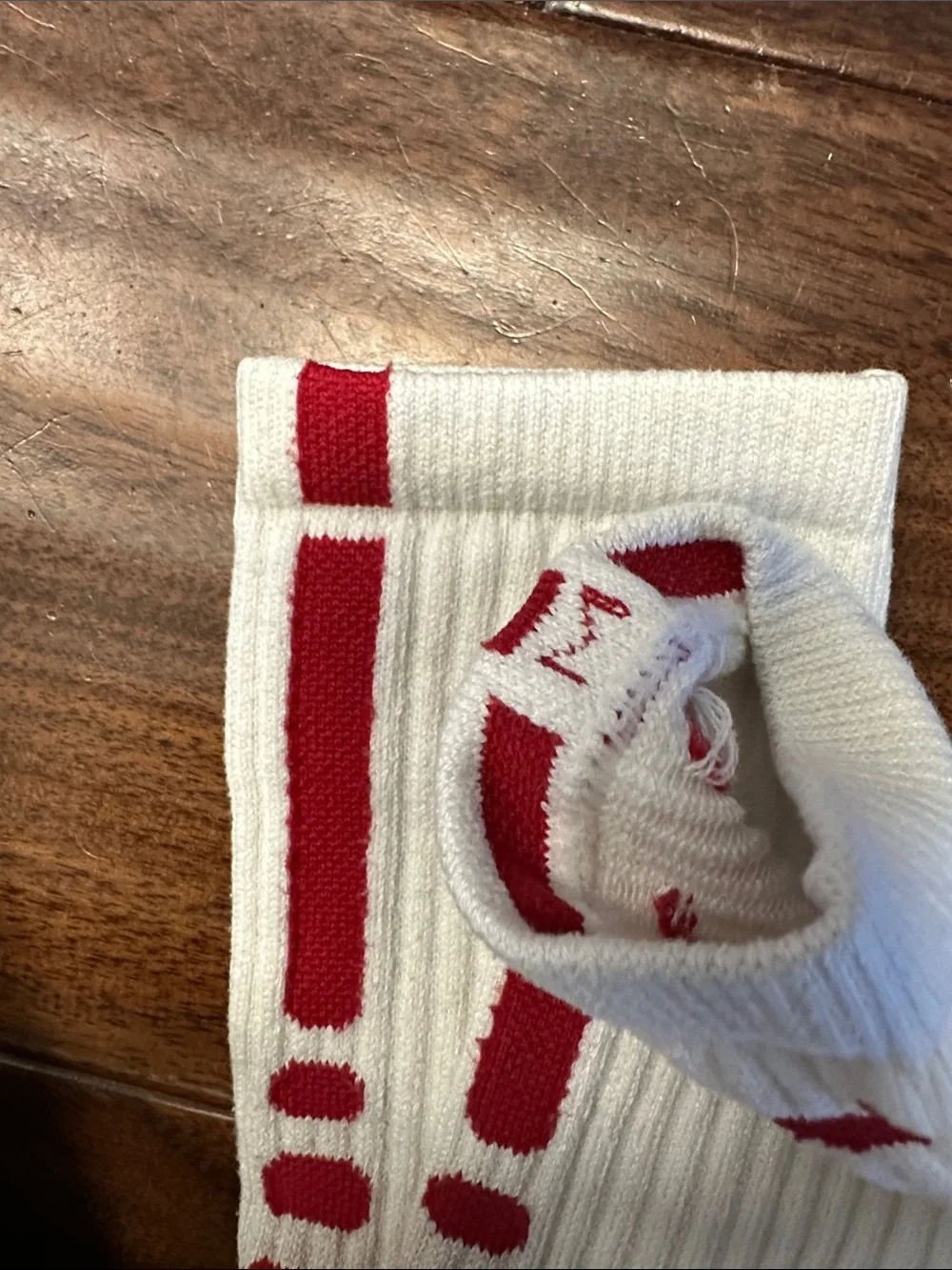 2 Pair Nike Elite Athletic Crew Socks in White/Red and Neon Green/Blue Sz M
